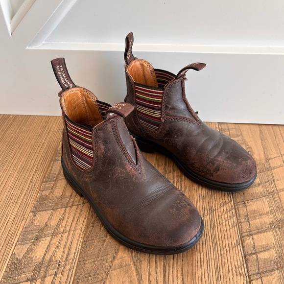 Girls Blundstone size 11 brown - Picture 1 of 4